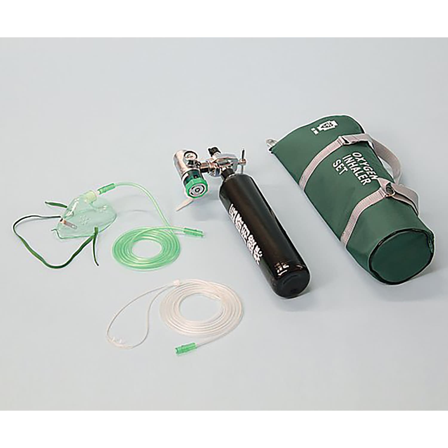 本体バルブ毎分0〜2リットル【新品】携帯用バッグ付き酸素吸入器